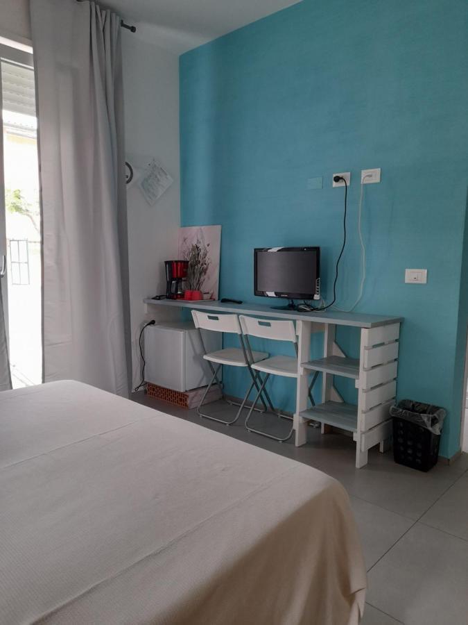 Bed and Breakfast R&B Manga Rosas à Lido di Dante Extérieur photo